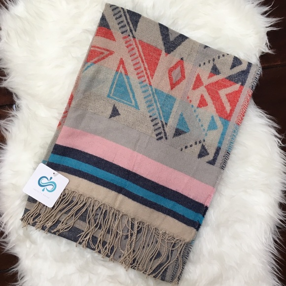 πHPπ Aztec Print Soft Fringe Blanket Scarf - Picture 4 of 5